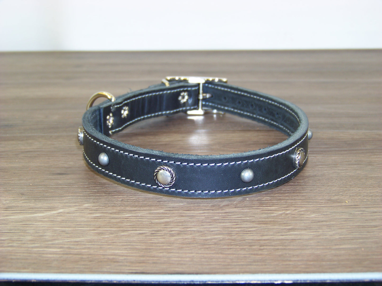 B) Durable Latigo Leather Dog Collar- 3/4" Wide- Rope Conchos and Dome Accents