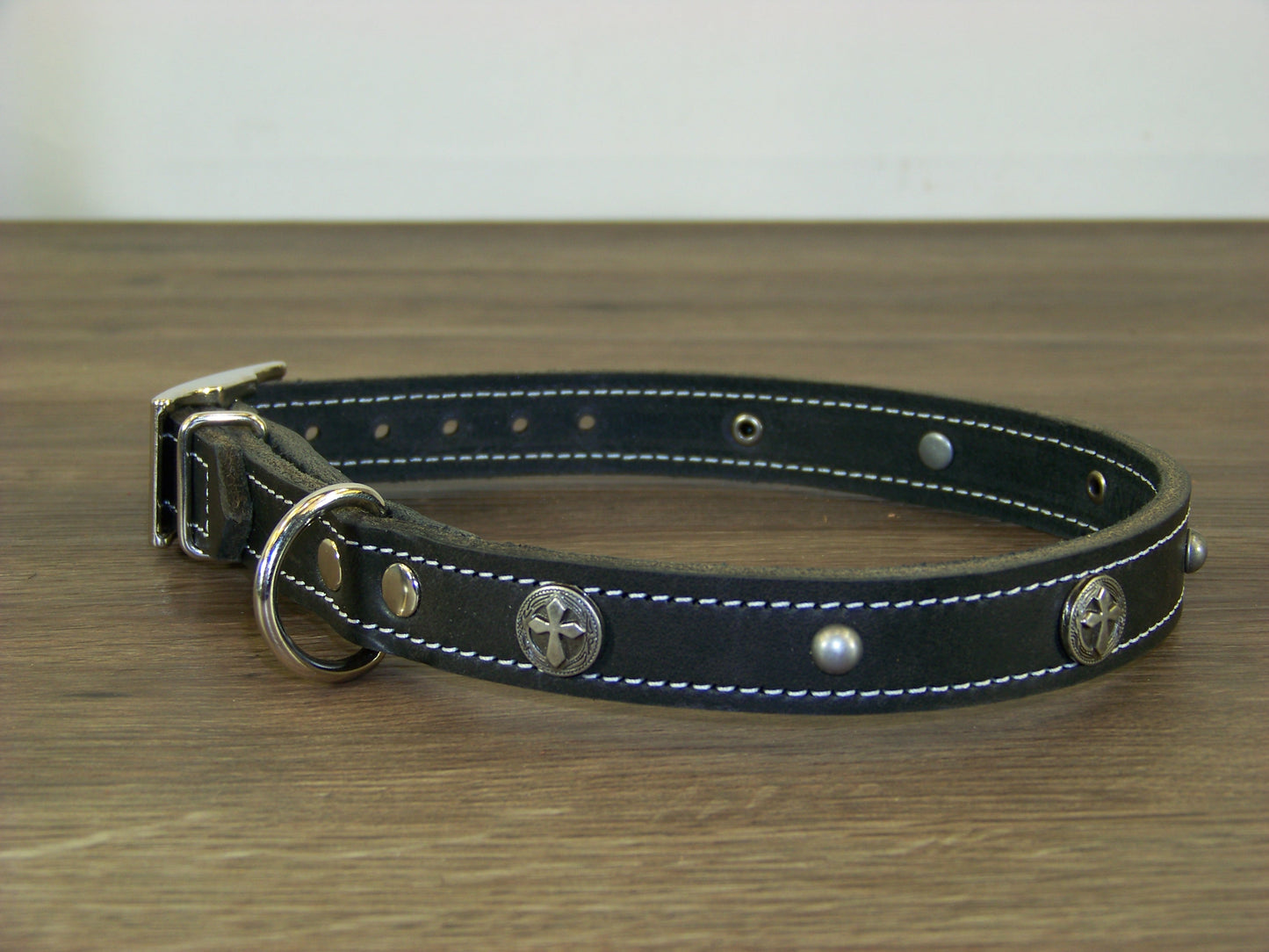 B) Durable Latigo Leather Dog Collar- 3/4" Wide- Celtic Cross Concho Accents