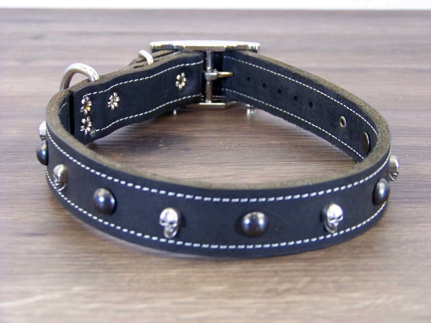C)   1" Wide Leather Dog Collar - The Dark Angel II - Featuring Skull Concho with Black Dome Conchos