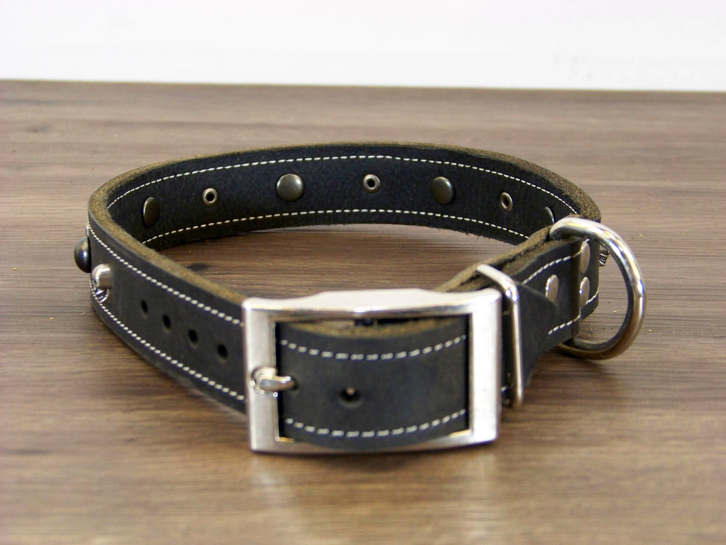 C)   1" Wide Leather Dog Collar - The Dark Angel II - Featuring Skull Concho with Black Dome Conchos