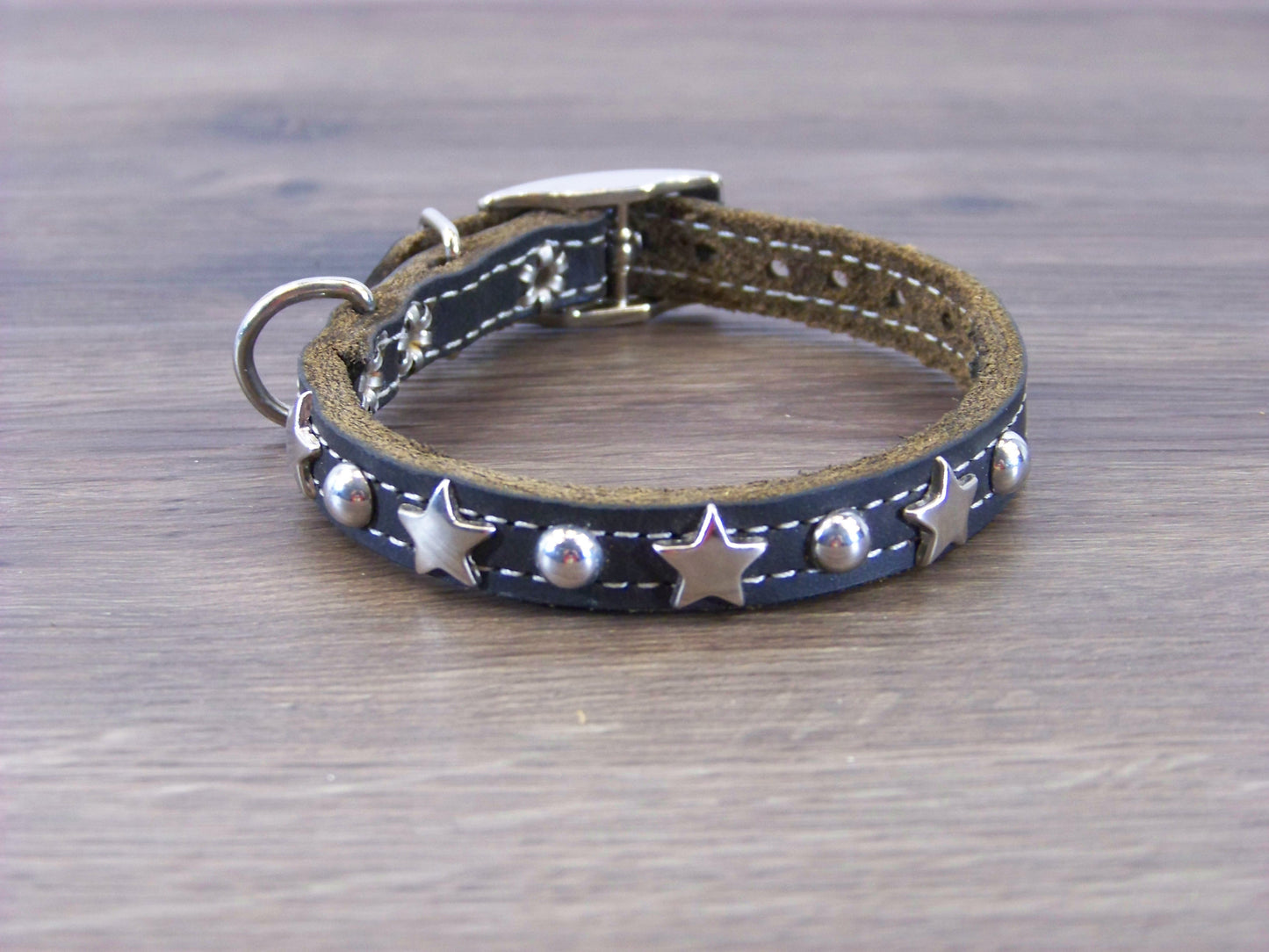 A)   1/2" Wide Miniature Leather Dog Collar - The Hollywood - Featuring Stainless Star Concho W/ Dome Rivet
