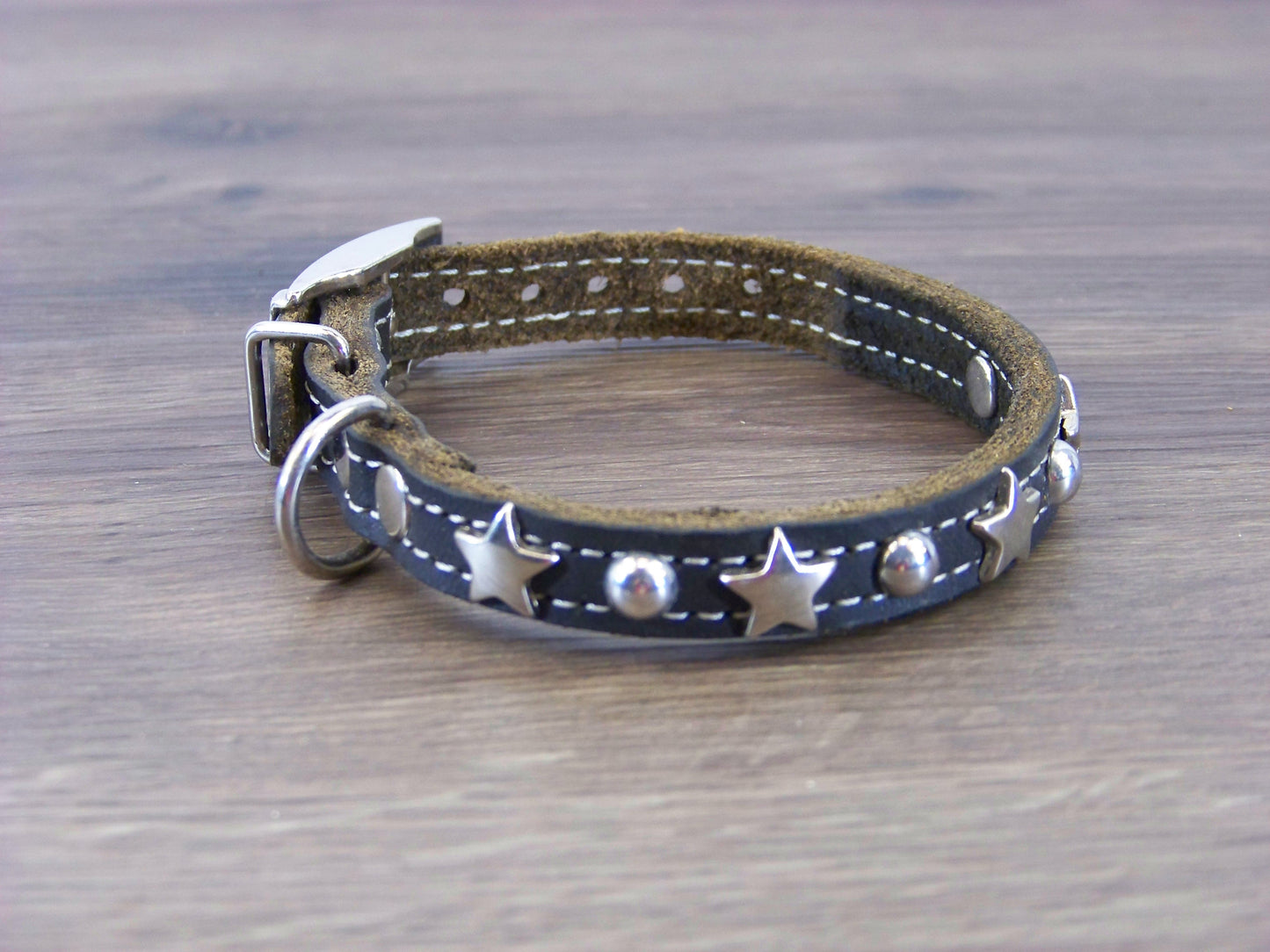 A)   1/2" Wide Miniature Leather Dog Collar - The Hollywood - Featuring Stainless Star Concho W/ Dome Rivet
