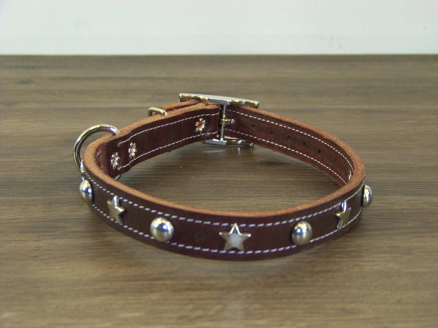B)   3/4" Wide Leather Dog Collar -The Hollywood II - Featuring Stainless Star Conchos W/ Dome Rivet