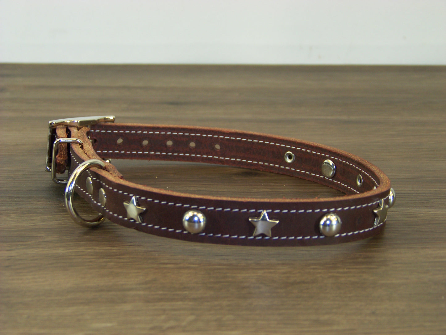 B)   3/4" Wide Leather Dog Collar -The Hollywood II - Featuring Stainless Star Conchos W/ Dome Rivet