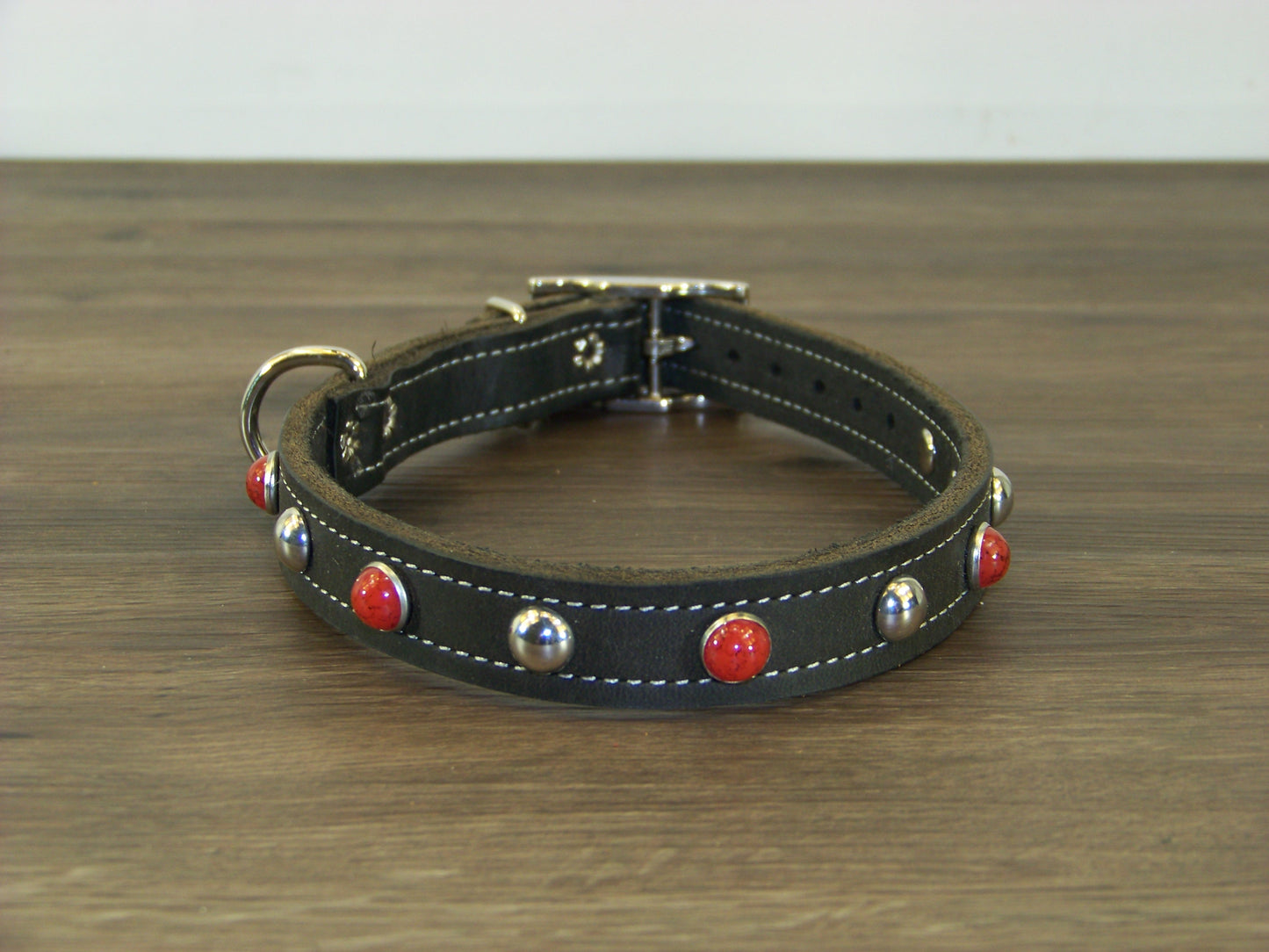 B)   3/4" Wide Leather Dog Collar - The Sante Fe II - Red Turquoise Conchos W/ Stainless Dome Rivets