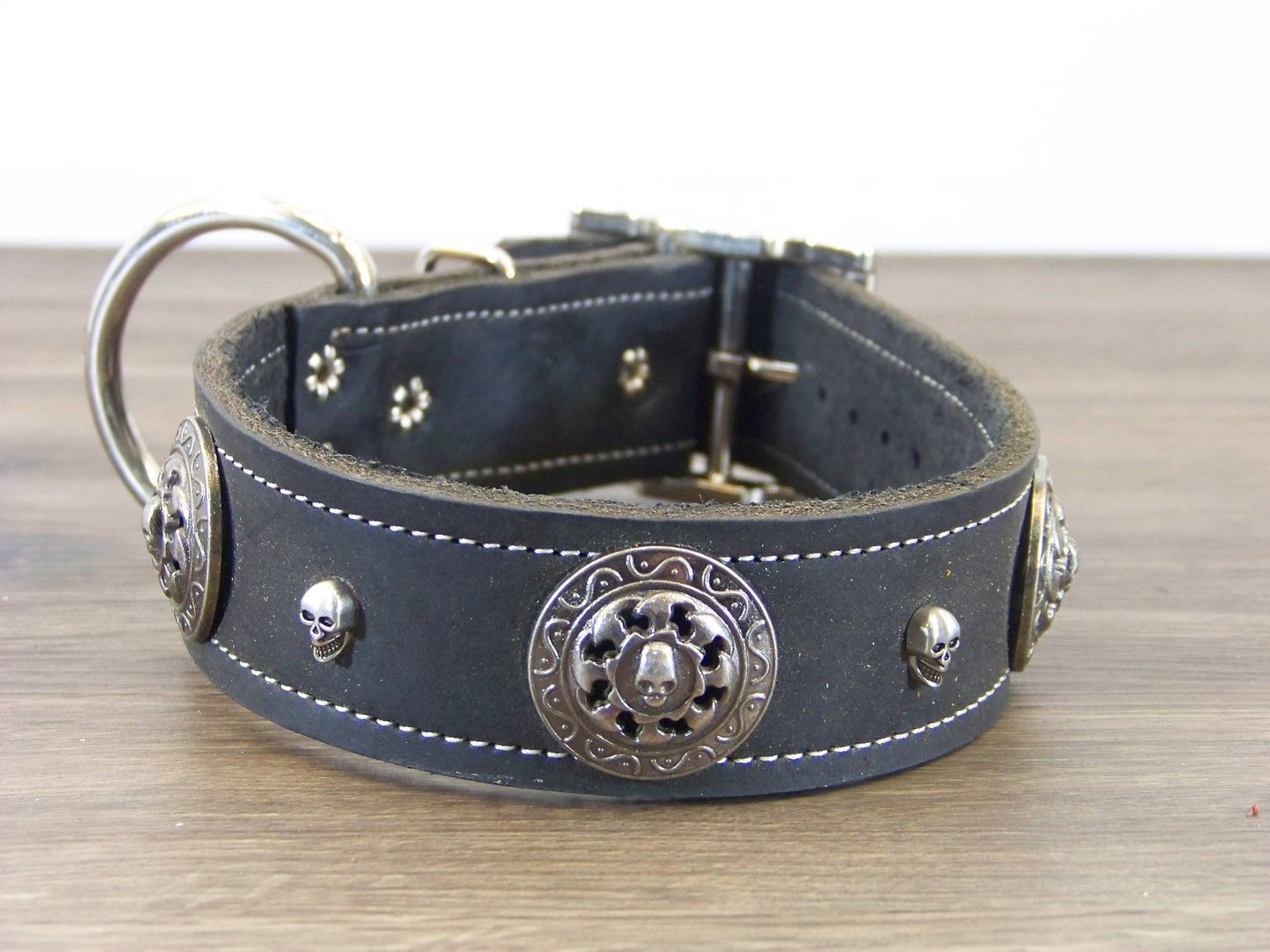 D)  1-1/2' Wide Leather Dog Collar - ON SALE - Dark Angel II - Skull Medallions with Skull Rivet Accent