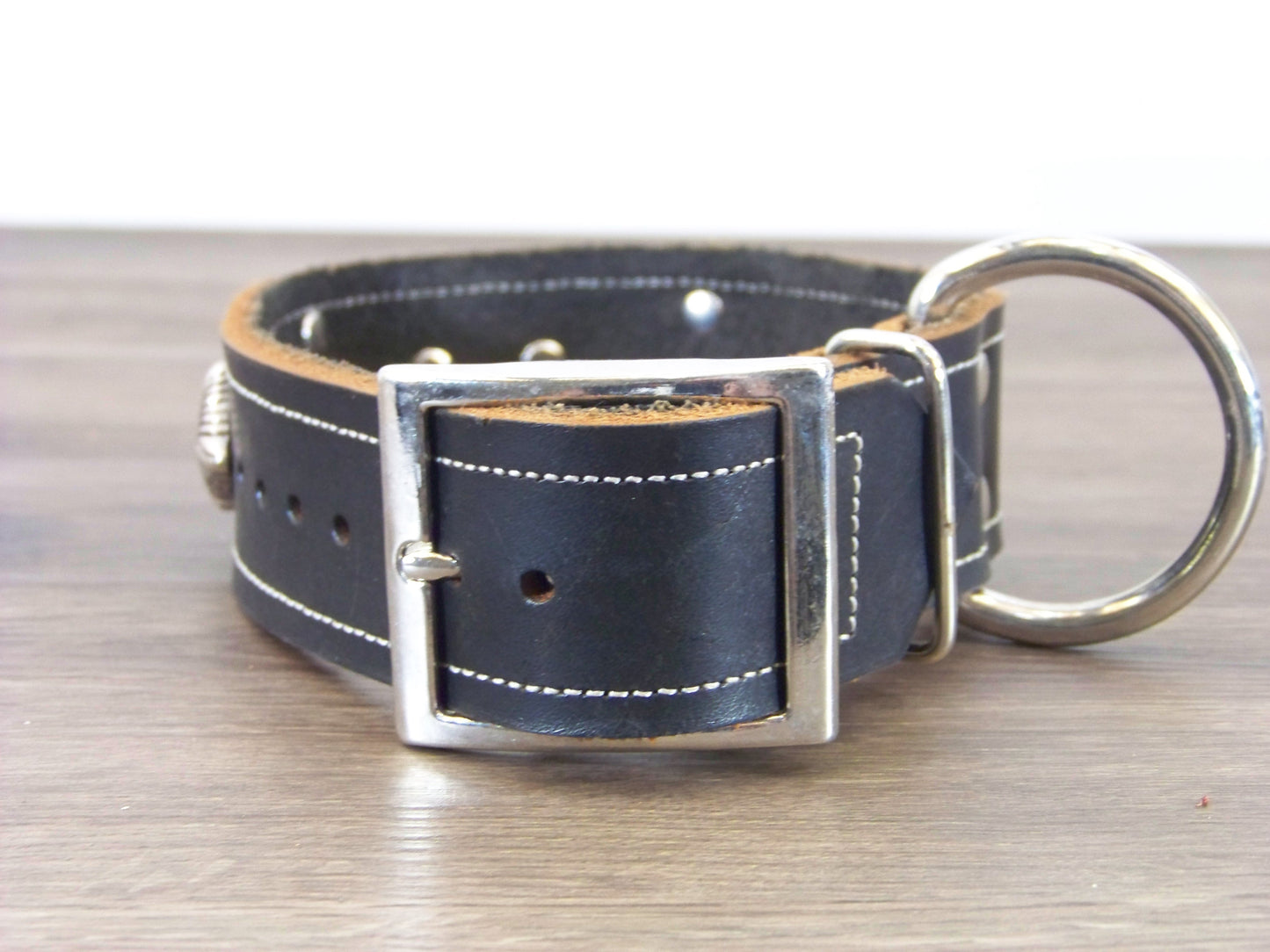 D)  1-1/2' Wide Leather Dog Collar - ON SALE - Dark Angel II - Skull Medallions with Skull Rivet Accent